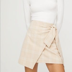 Aritzia Dorine Skirt - NWT Size 8
